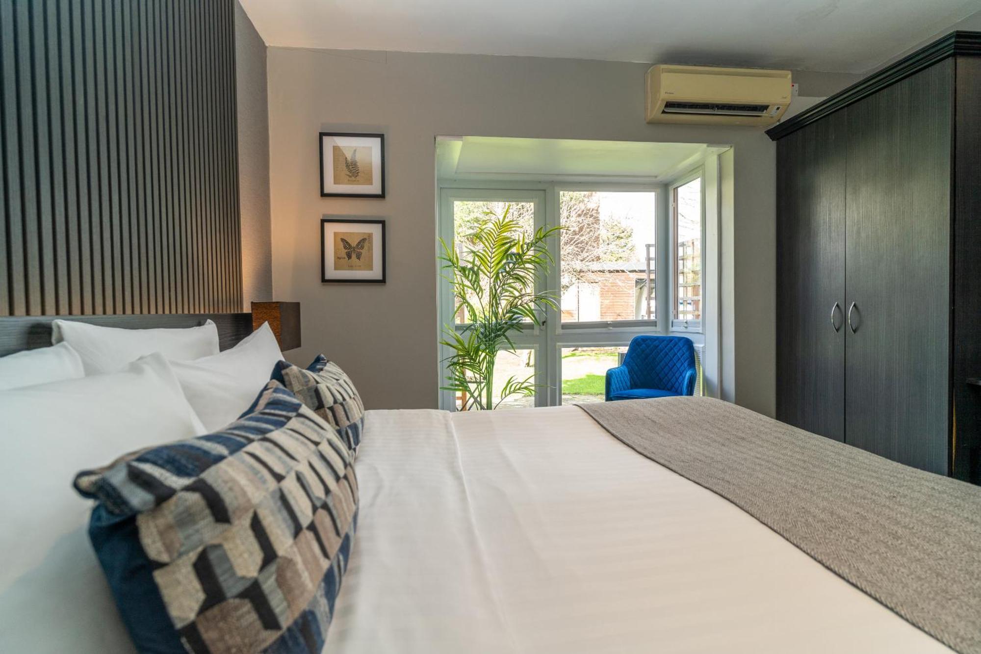 Croft Court Hotel London Room photo