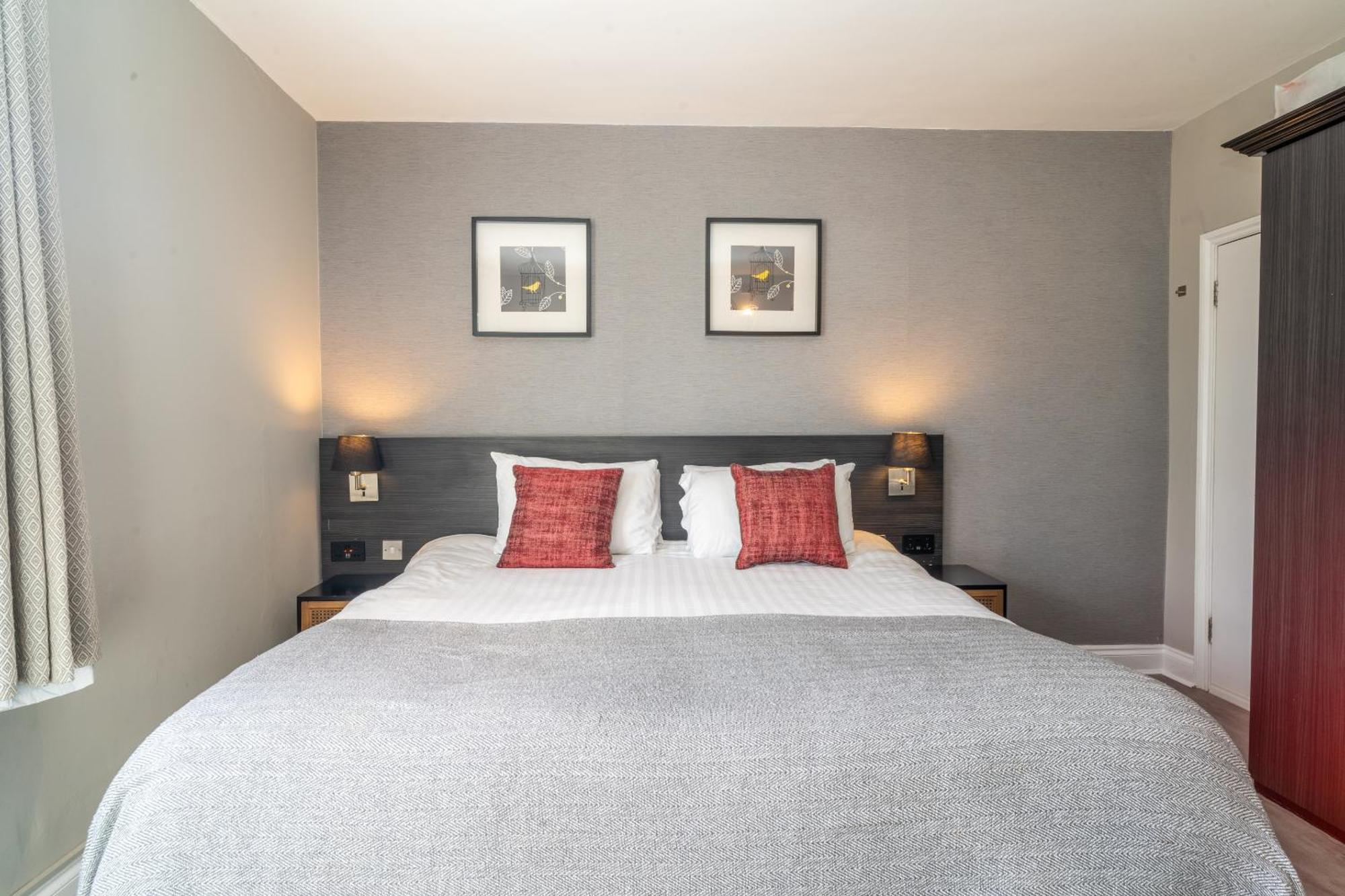 Croft Court Hotel London Room photo