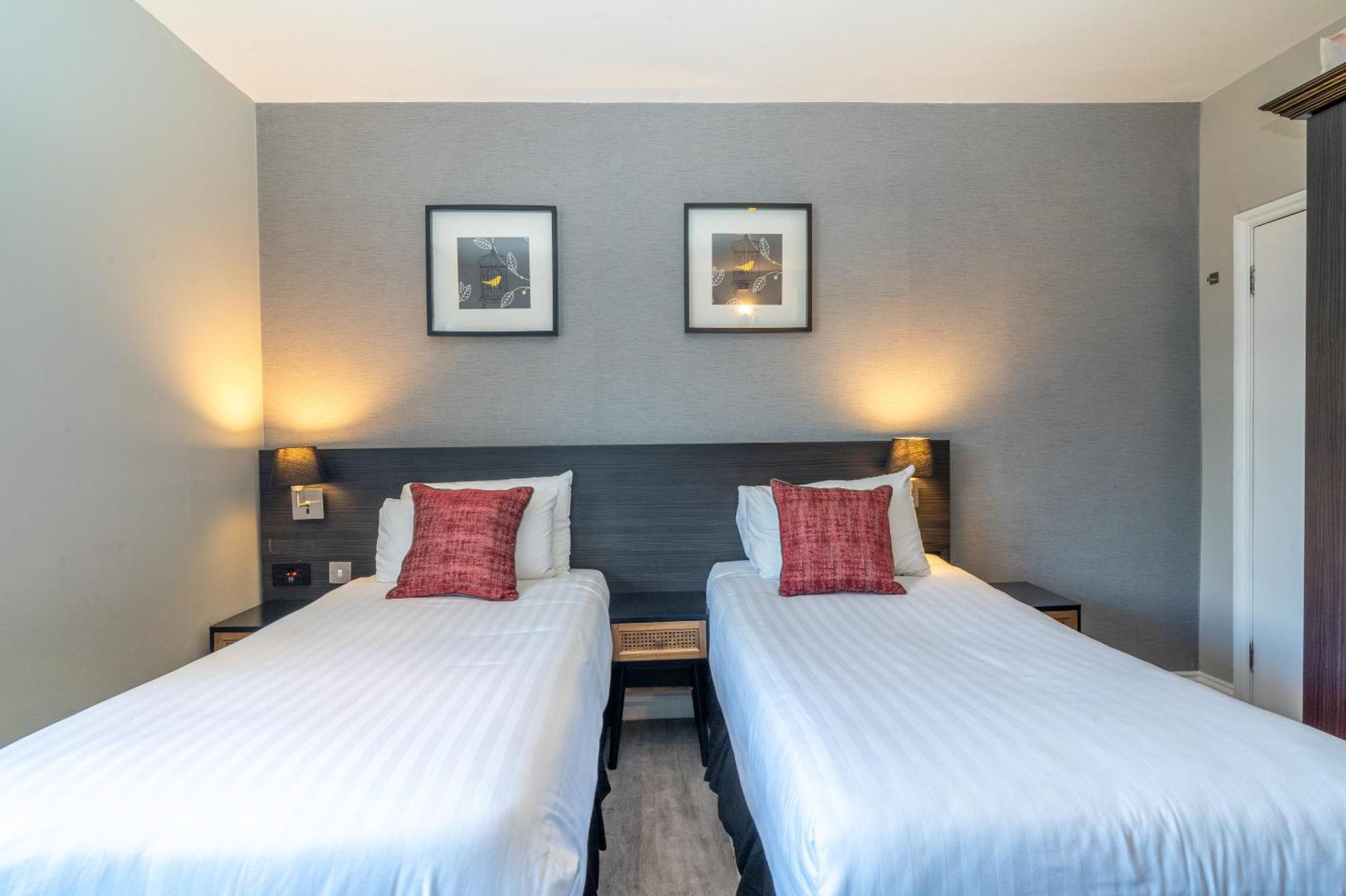 Croft Court Hotel London Room photo