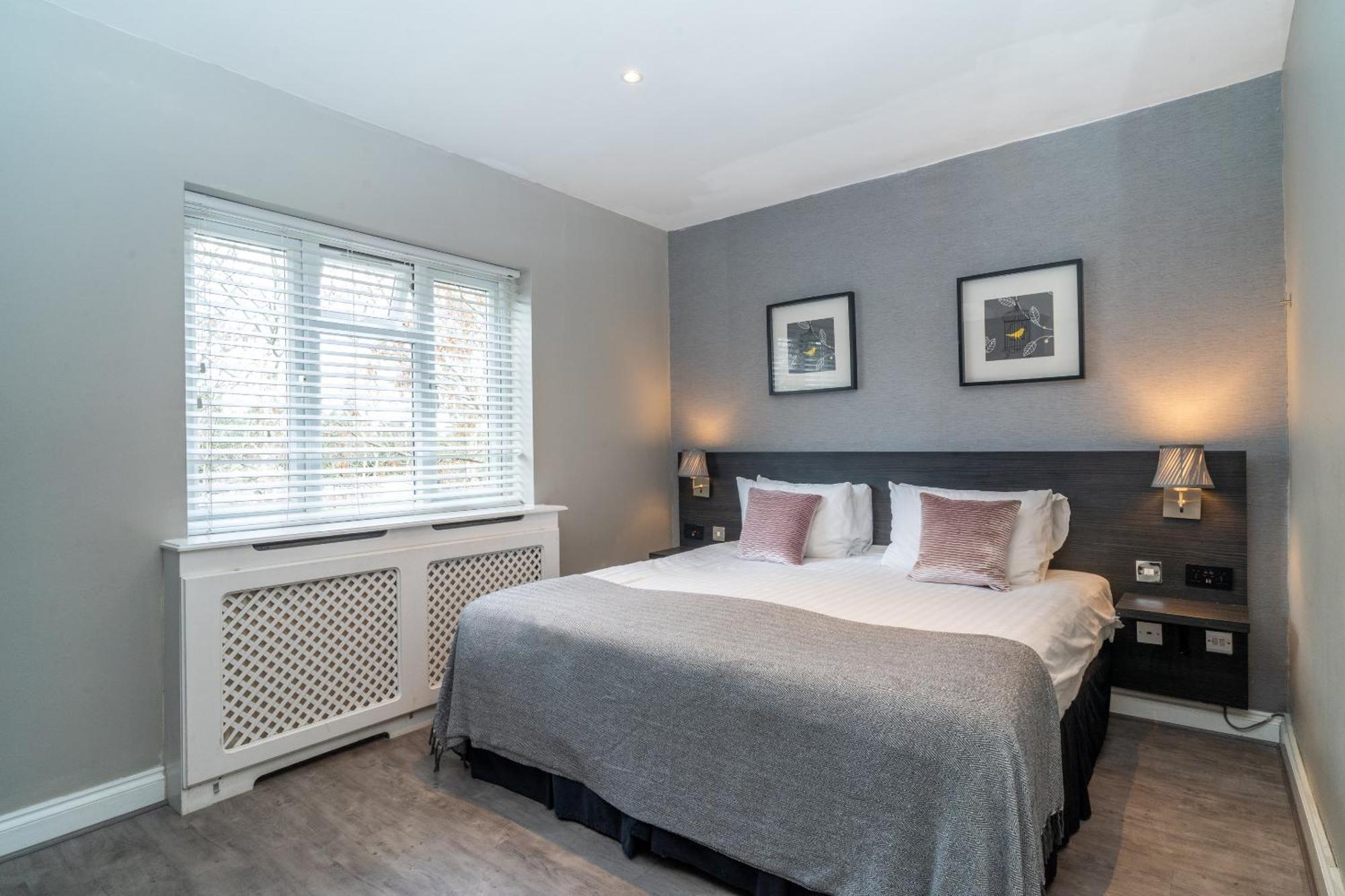 Croft Court Hotel London Room photo