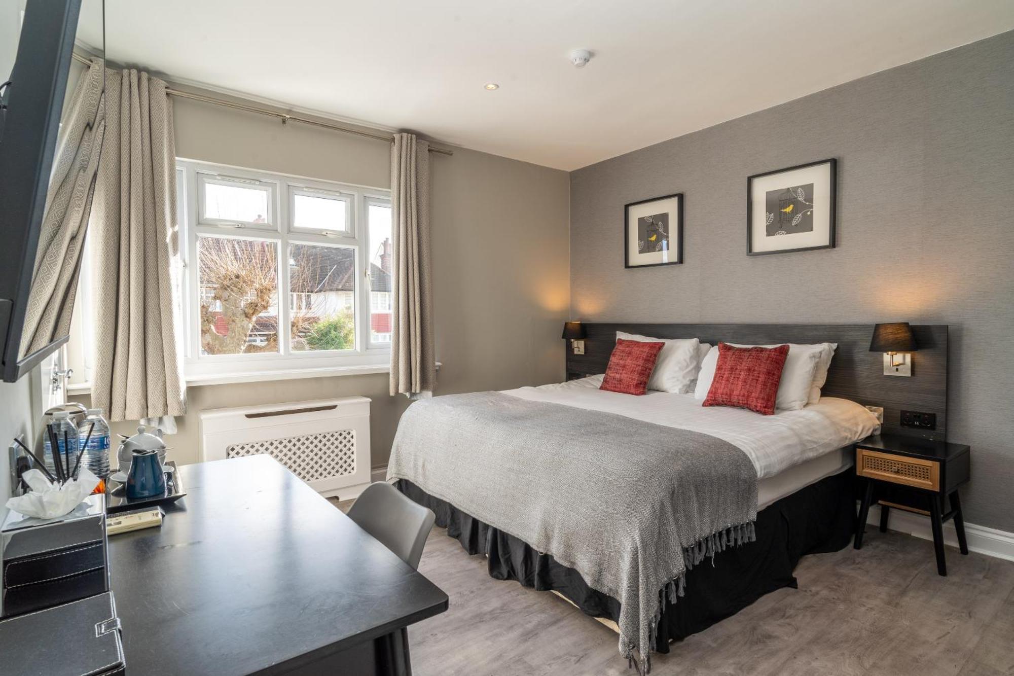 Croft Court Hotel London Room photo